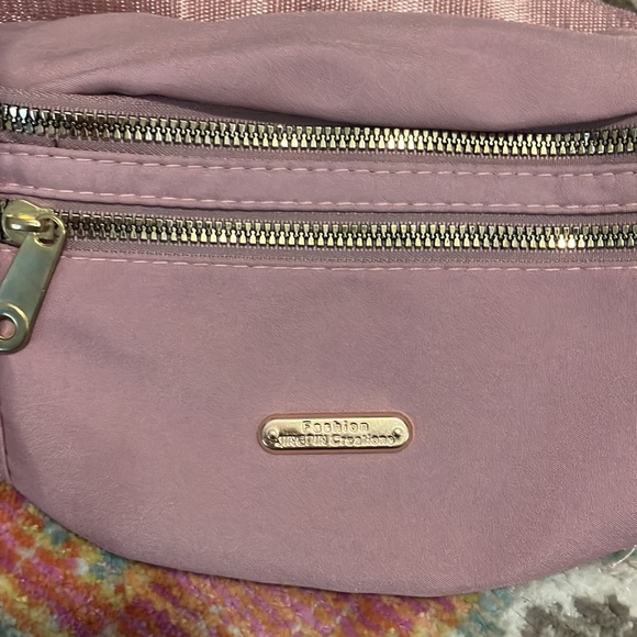 Pink Fanny pack - Picture 2 of 4